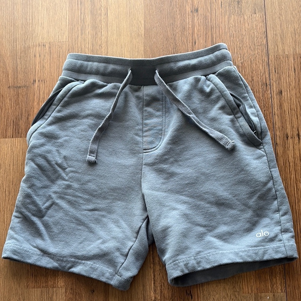 ALO Yoga Gray Athletic Shorts Relaxed Fit